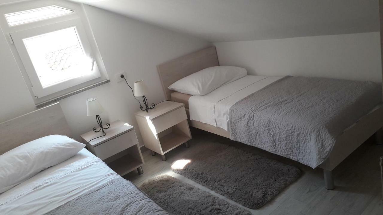 Apartmani Zilic 두기라트 외부 사진